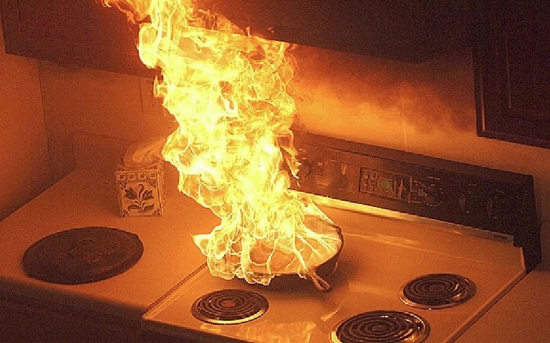 Cháy nổ có thể xảy ra từ rò rỉ gas, gây nguy hiểm cho cả gia đình bạn