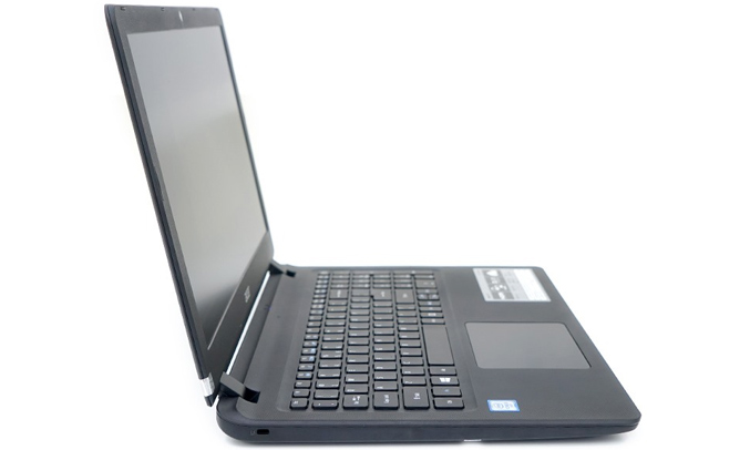 Laptop Acer ES1 572 32GZ hỗ trợ các kết nối hiện đại 