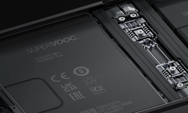 Điện thoại OPPO Find N2 Flip sạc pin nhanh chóng